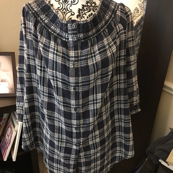 Cute plaid top - Picture 5 of 6